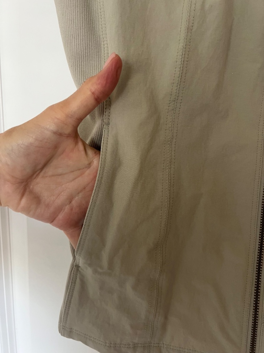 Columbia Titanium Women’s Omni-Shield Zip Vest Khaki Size Small - Picture 4 of 6
